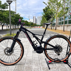 스페셜라이즈드 2020터보리보콤프 fsr 풀파워 알로이 L사이즈 판매합니다