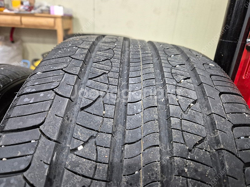 245 40 18 타이어 두짝 팝니다.--3