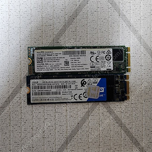 M.2 SATA SSD 256GB 2개 개당1.8만 컨디션 좋습니다.