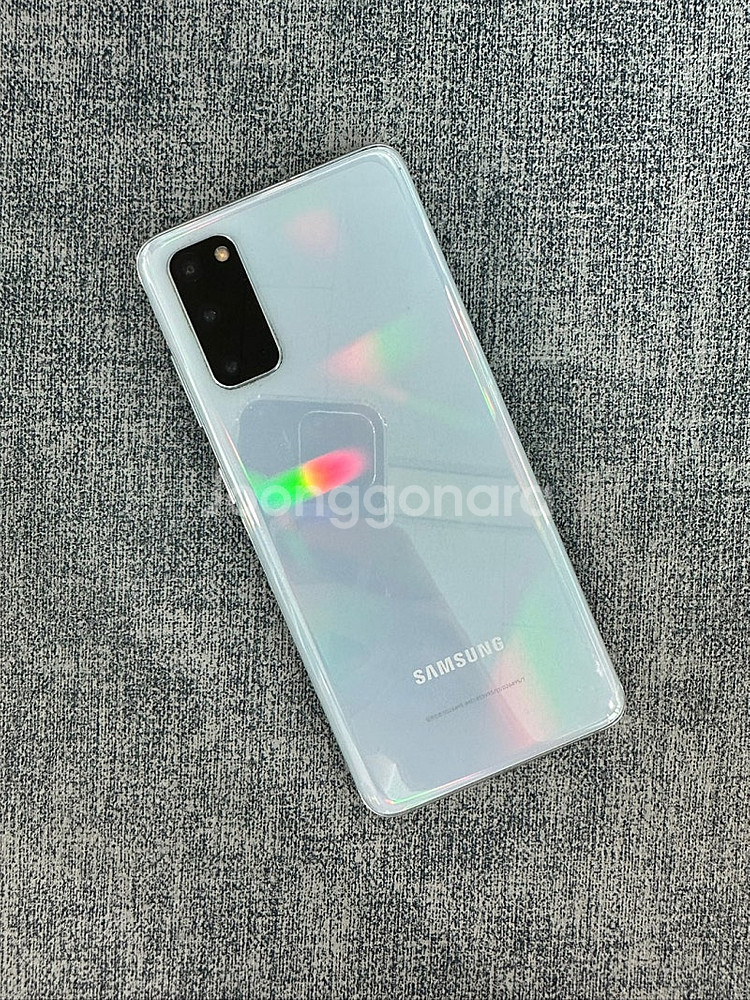 (KT) 갤럭시S20 128기가 블루색상 무잔상급 깨끗한폰 14만원 판매해요--0