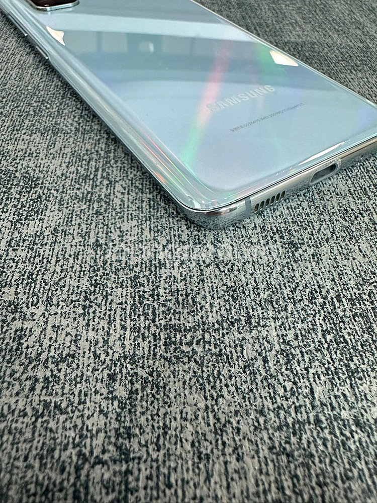 (KT) 갤럭시S20 128기가 블루색상 무잔상급 깨끗한폰 14만원 판매해요--8