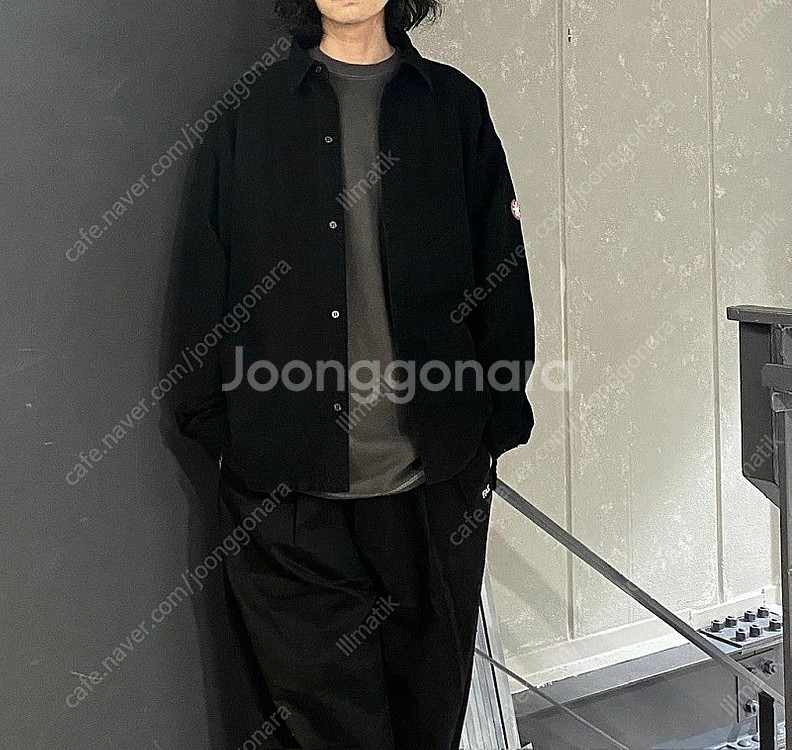 [L] 카브엠트 웰트 포켓 빅 셔츠 블랙--3