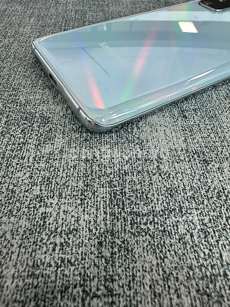 (KT) 갤럭시S20 128기가 블루색상 무잔상급 깨끗한폰 14만원 판매해요--7