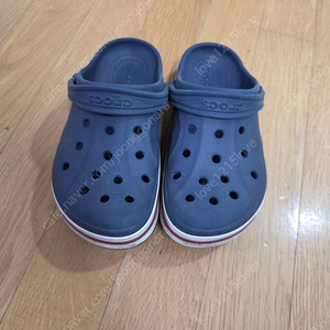 크록스 j2