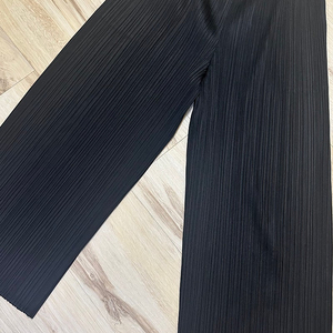 플리츠플리즈 먼슬리 팬츠 블랙