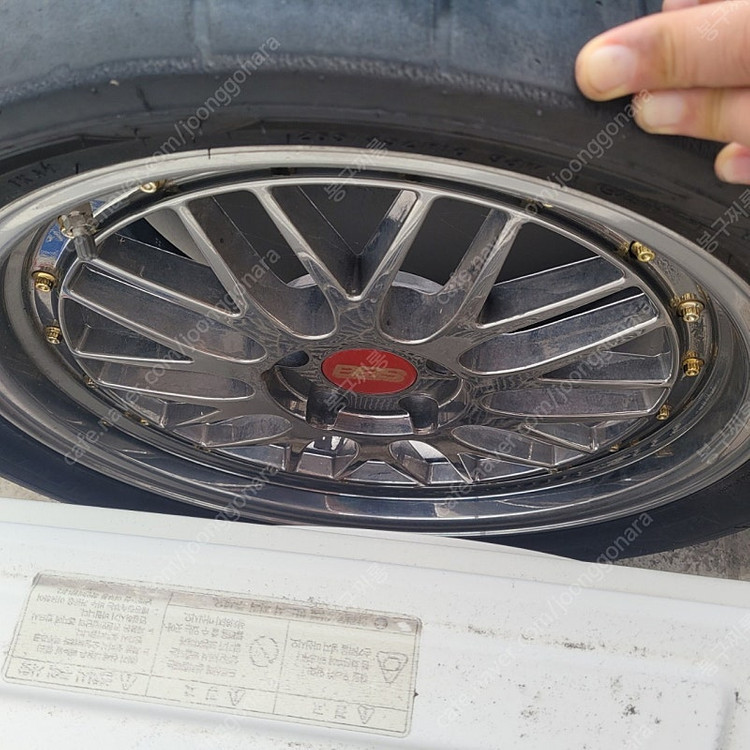 BBS LM 금장리벳 스타일 휠입니다 pcd112 8j38 2짝 팝니다 30만원 의정부입니다 절충가능합니다--1