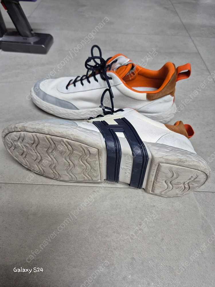 스니커즈 운동화 트레킹화 호간 HOGAN 265사이즈 9만원 캠퍼 CAMPER 270사이즈 2만원 산드로 sandr... 이미지