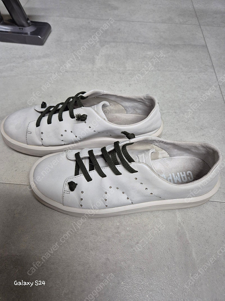 스니커즈 운동화 트레킹화 호간 HOGAN 265사이즈 9만원 캠퍼 CAMPER 270사이즈 2만원 산드로 sandr... 이미지