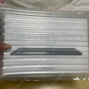 갤럭시탭s9플러스 256기가 와이파이 버전 그라파이트 미개봉 팝니디.+강화유리3장+파우치+라이노 케이스