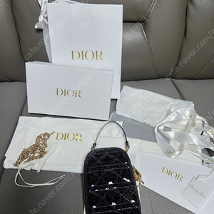 정품 디올 레이디 페이던트 블랙 휴대폰 홀더백