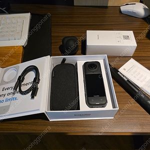 Insta360 X5 액션캠 셋트 (전용 인비저블 셀카봉, 렌즈캡 포함)