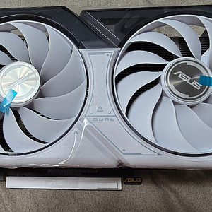 ASUS DUAL 지포스 RTX 4060 O8G OC D6 8GB White 화이트 팝니다 ㅍㅍㅍㅍ