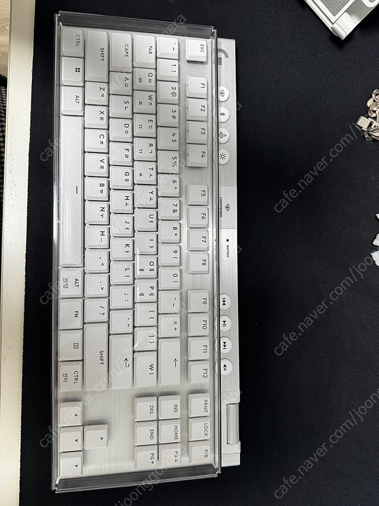 로지텍 G915 X TKL 화이트 + 갤럭시 팩토리 루프 팝니다~--1