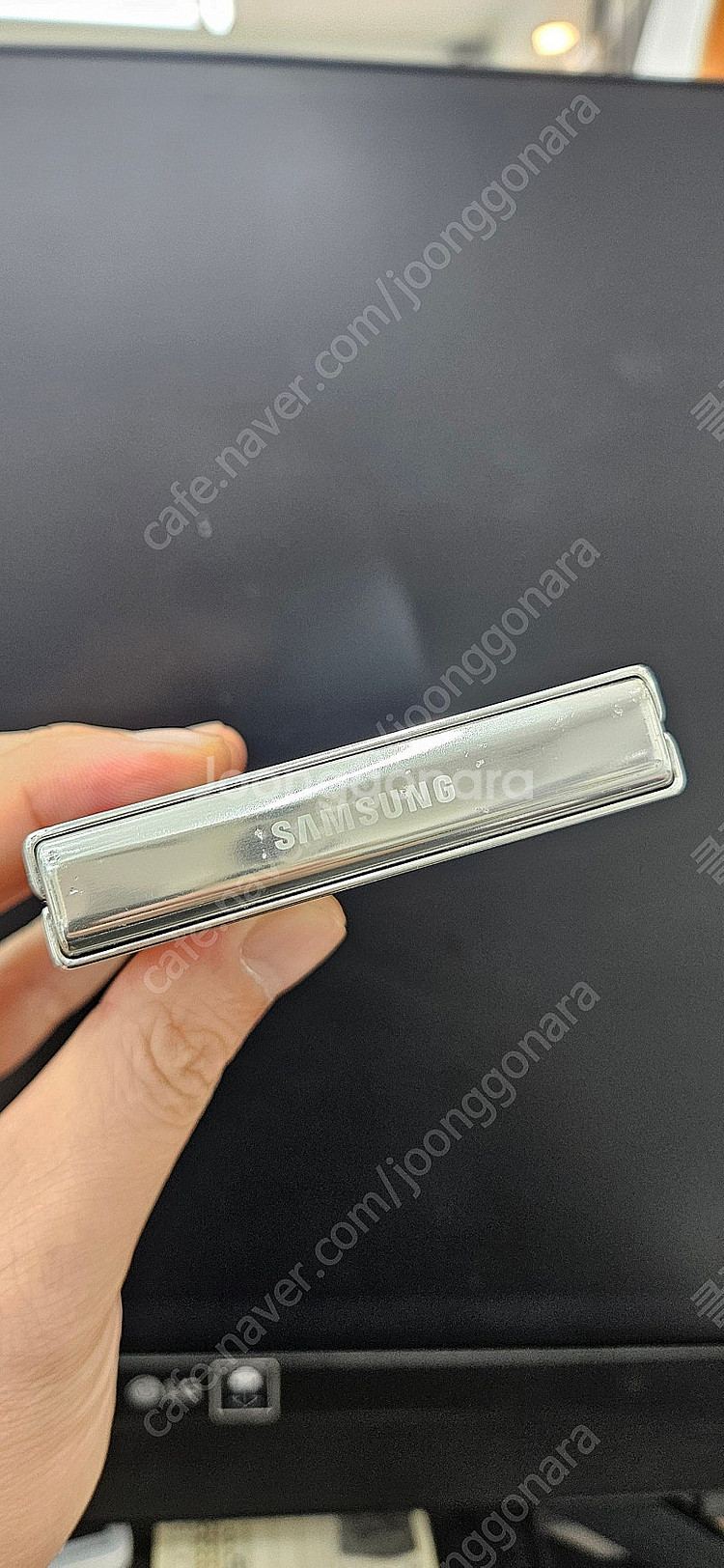 갤럭시Z플립5 F731 256G 화이트 17만 인천 부평--6