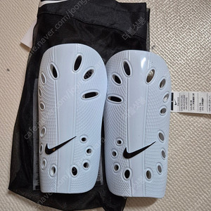 나이키 정강이 보호대 - s사이즈