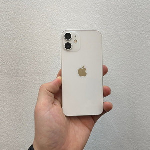 아이폰12미니 화이트 128GB 상태좋은 중고19만팝니다.