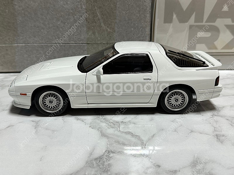 1:18 휠아트 마쯔다 rx-7 fc3s 화이트 다이캐...--5