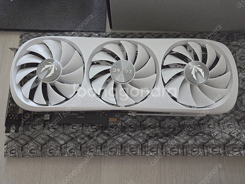 [부산] 조텍RTX 4080SUPER 트리니티 화이트--0