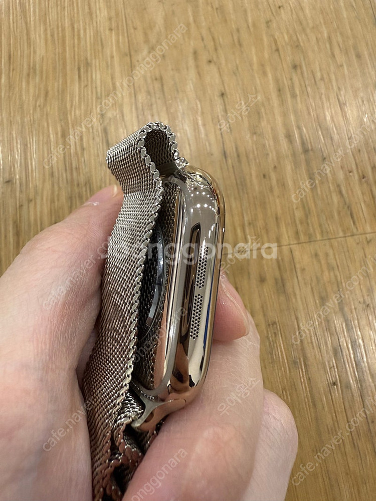 애플워치10 골드티타늄 46mm 애케플0 팝니다--0