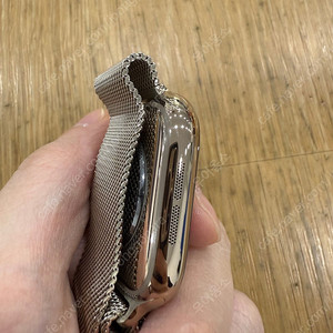 애플워치10 골드티타늄 46mm 애케플0 팝니다