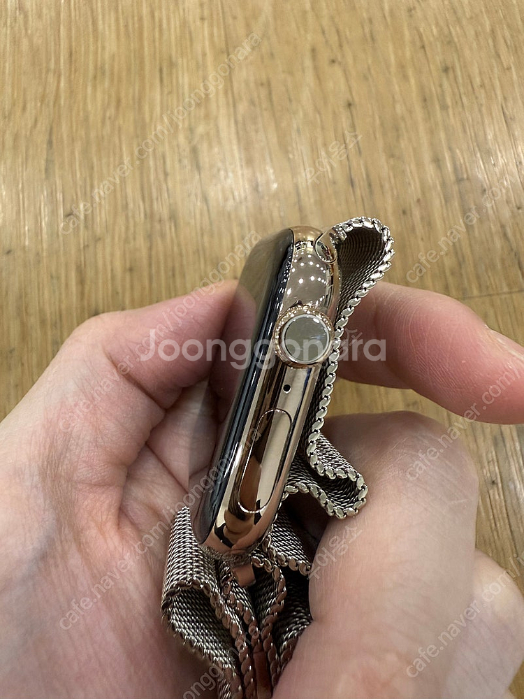 애플워치10 골드티타늄 46mm 애케플0 팝니다--1