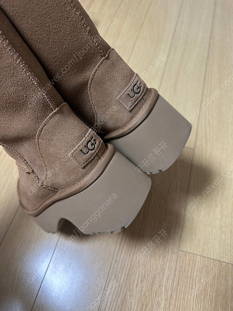 어그 정품 청키 숏힐부츠 5사이즈 클래식 뉴하이츠--2