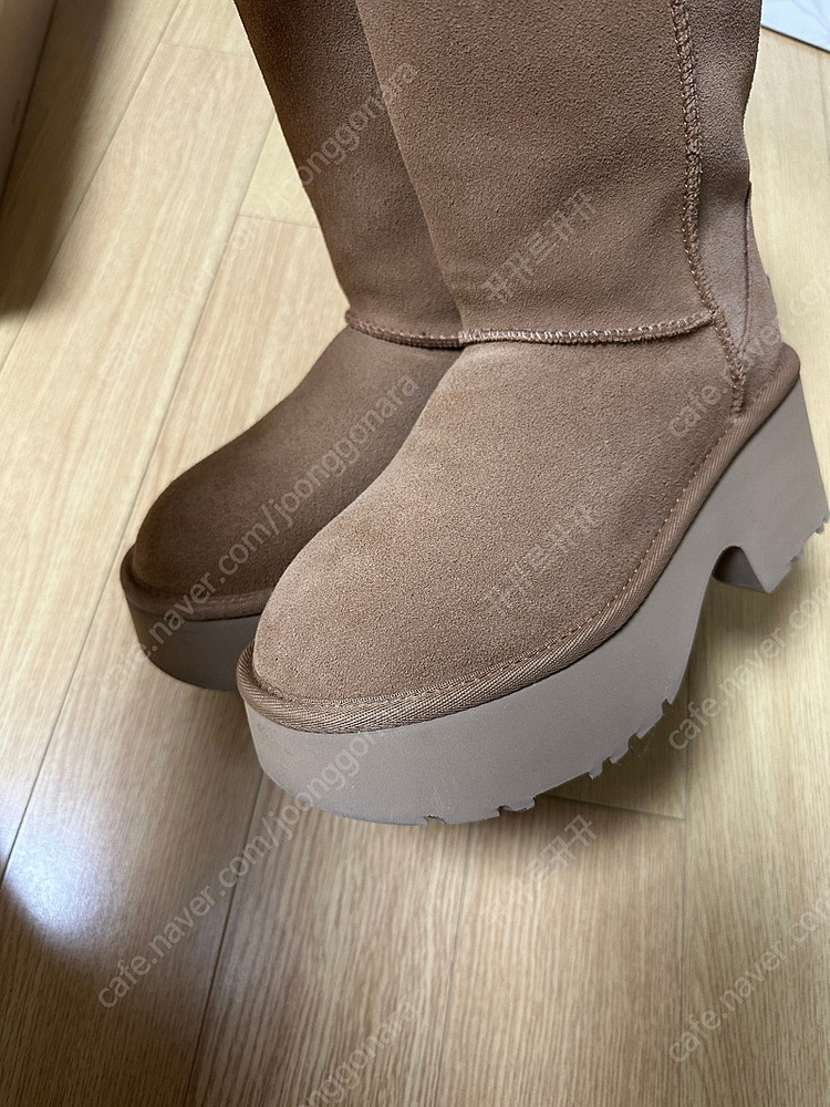 어그 정품 청키 숏힐부츠 5사이즈 클래식 뉴하이츠--5