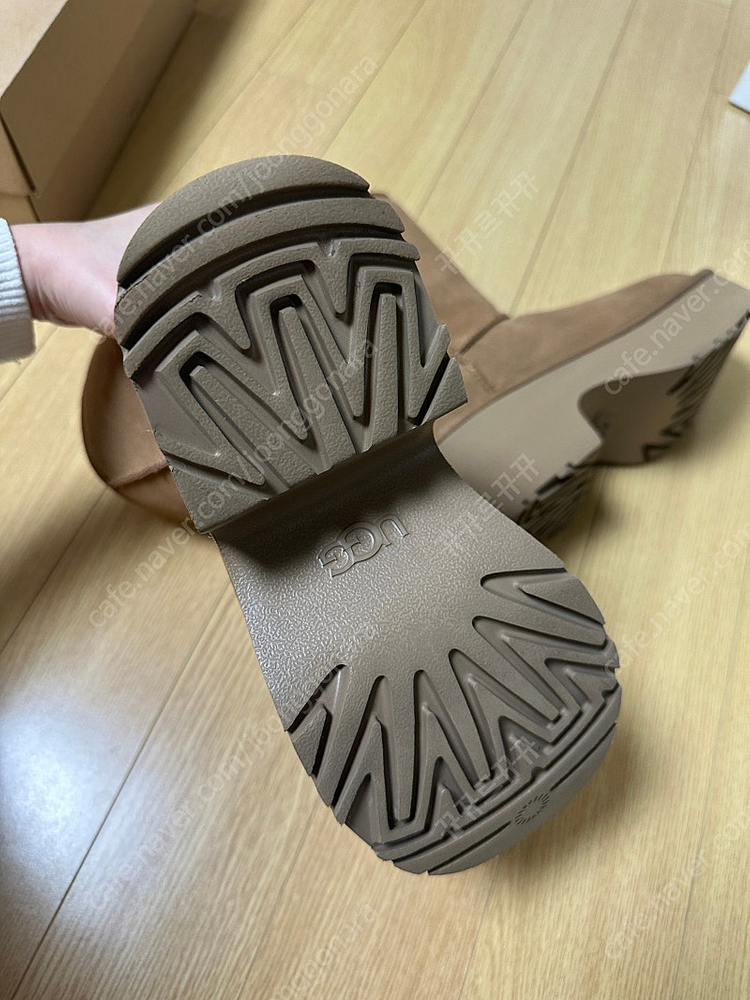 어그 정품 청키 숏힐부츠 5사이즈 클래식 뉴하이츠--7