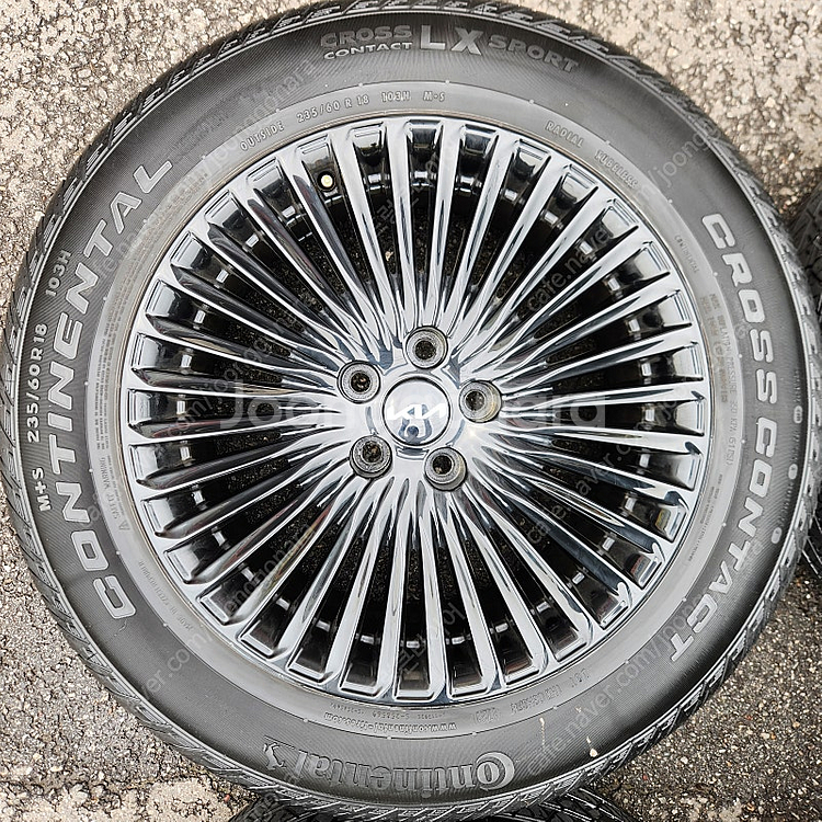 [판매] 아이오닉5 EV6 싼타페 쏘렌토 카니발 18인치 휠타이어 세트 팝니다 235 60 18--1