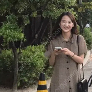 비아플레인 원피스 윤승아 체크 반팔 로브 원피스 결혼식 하객룩 출근룩