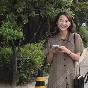 비아플레인 원피스 윤승아 체크 반팔 로브 원피스 결혼식 하객룩 출근룩