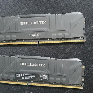 Crucial Ballistix DDR4-3200 16GB x 2 (32GB)