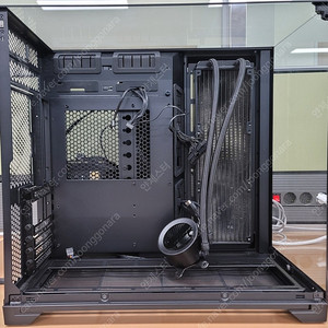 리안리 O11 VISION + NZXT Z73 + EG750W 골드 풀모듈러