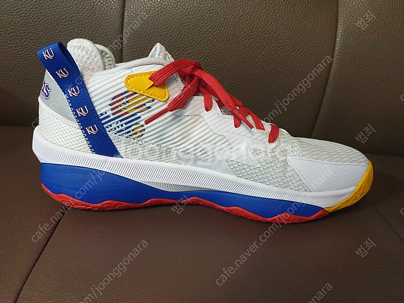 [270] Kansas Jayhawks Dame8--0