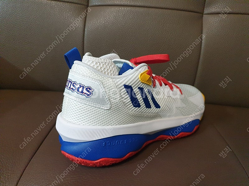 [270] Kansas Jayhawks Dame8--1