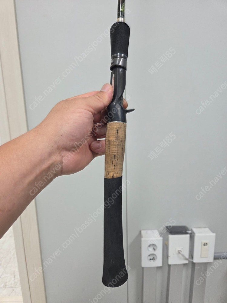 메가배스 에밀리아, 코브렛티 보우앤에로우, 판매합니다. 이미지