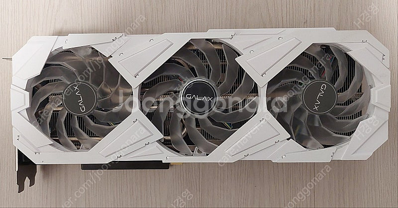 갤럭시 RTX 3070 Ti EX GAMER WHITE--2