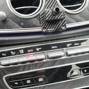 w213 벤츠 이클래스전용 픽스차량용 휴대폰 거치대 팝니다