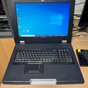 HP TFT7600 RKM 랙마운트 키보드 콘솔 모니터