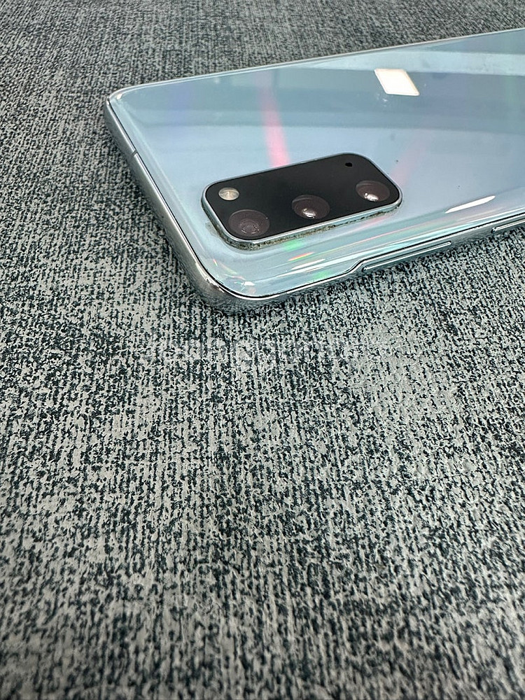 (KT) 갤럭시S20 128기가 블루색상 무잔상급 깨끗한폰 14만원 판매해요--5