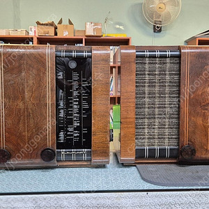 독일제 진공관 라디오 Blaupunkt 4W77(2대)