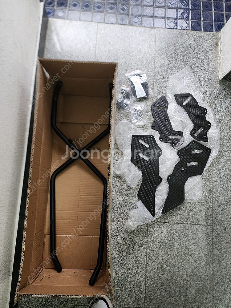 nmax 발판 범퍼 가드 일체형 블랙 색상 팔아요 21년-24년용--0