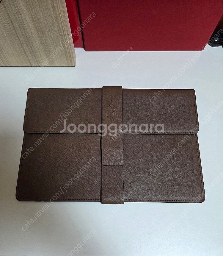 페라리 파우치 가방 팝니다.--1
