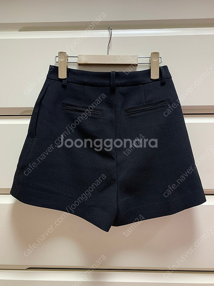 타낫 모던 핀턱 숏 팬츠 블랙 스몰--1