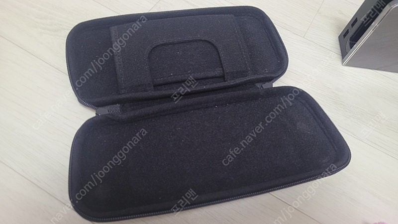 (부산) 닌텐도 스위치 OLED 풀세트 + 파우치 + 프로콘 + 조이콘거치대--8