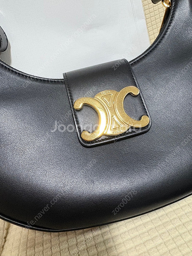 셀린느 트리옹프 아바백 블랙--2