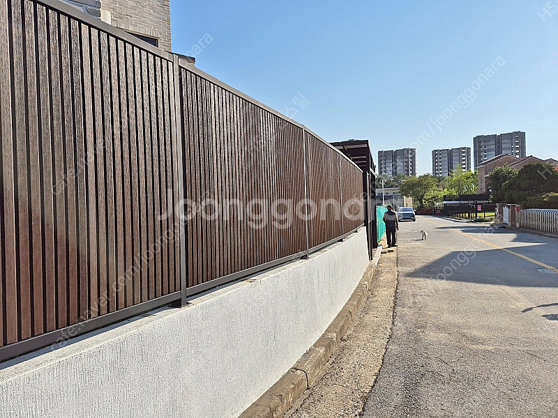 합성목 사이딩 펜스 및 울타리 휀스 세트 판매합니다--1