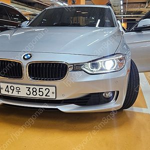 BMW320i