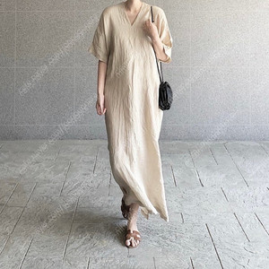 유노이아 백 브이넥 드레스(베이지)