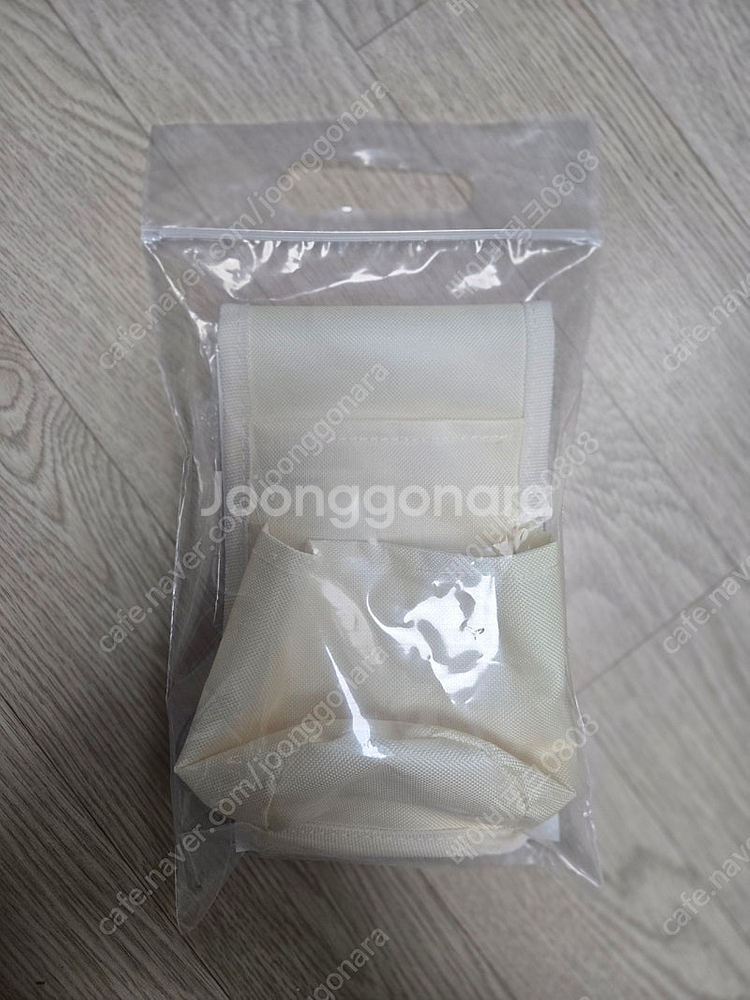 스타벅스 라코스테 와이드체어 사이드포켓 아이보리 팔아요...--0